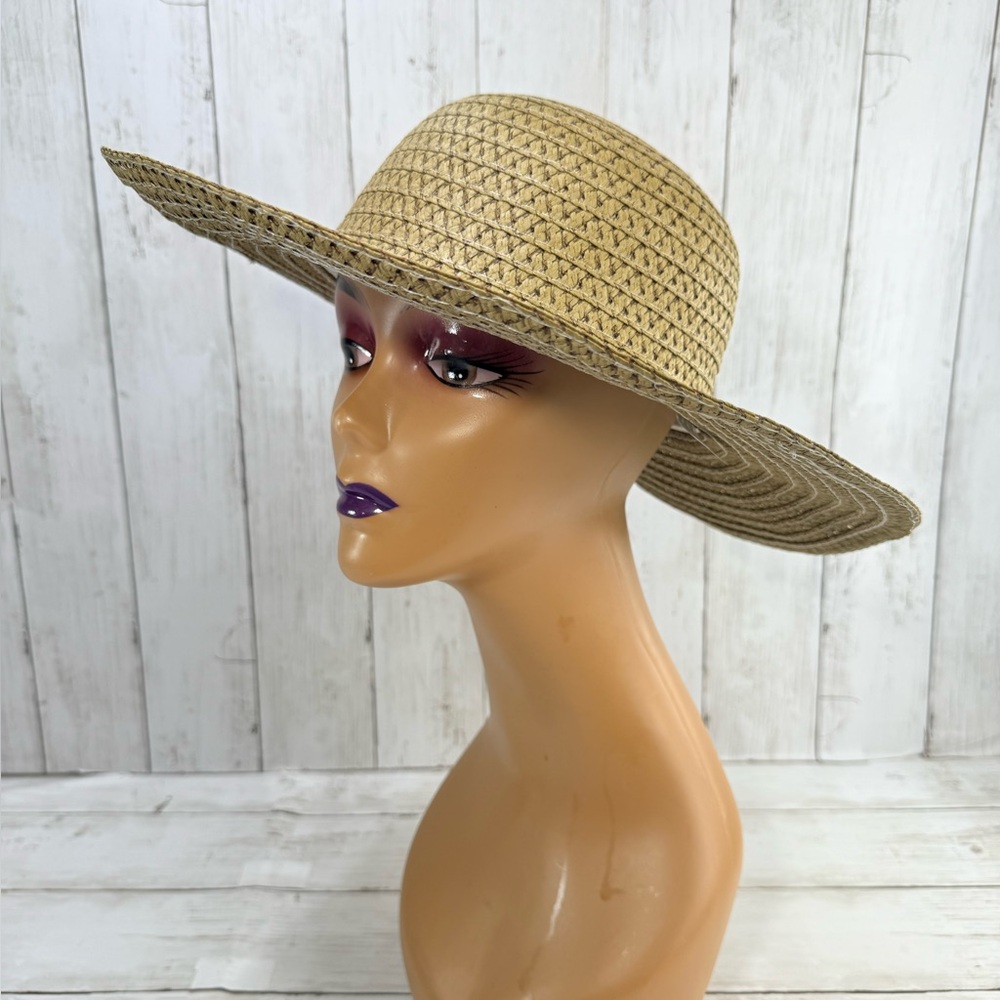 Max Grey Woman’s Fashion Straw Summer Sun Hat Wide Brim Fits Most.